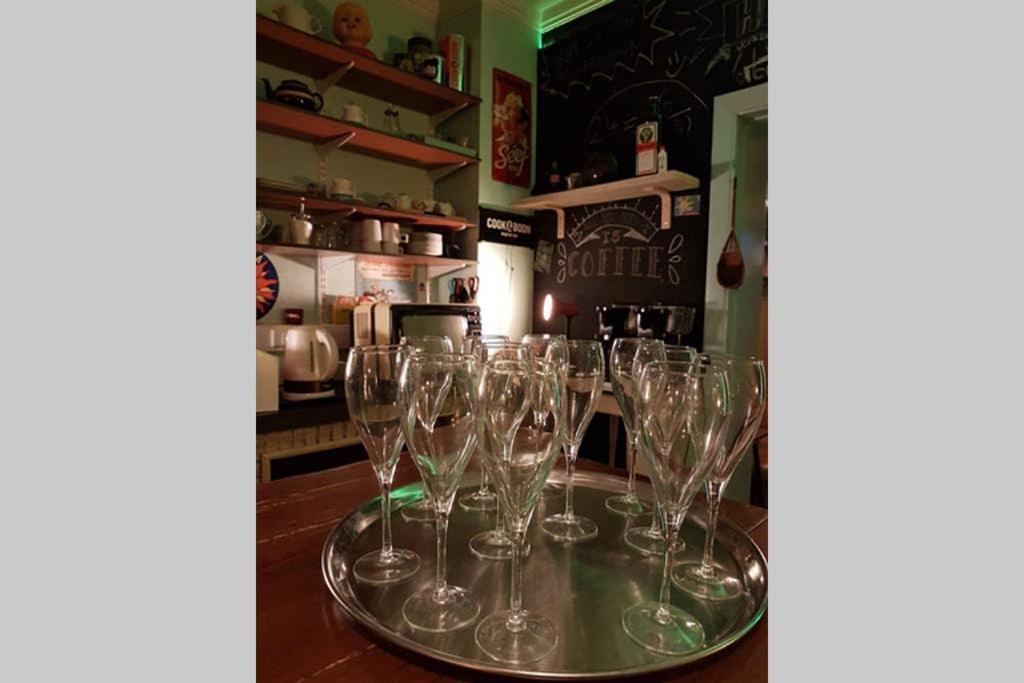 Vakantiewoning In Mol Centrum Met Eigen Bar "Casacuriosa" エクステリア 写真