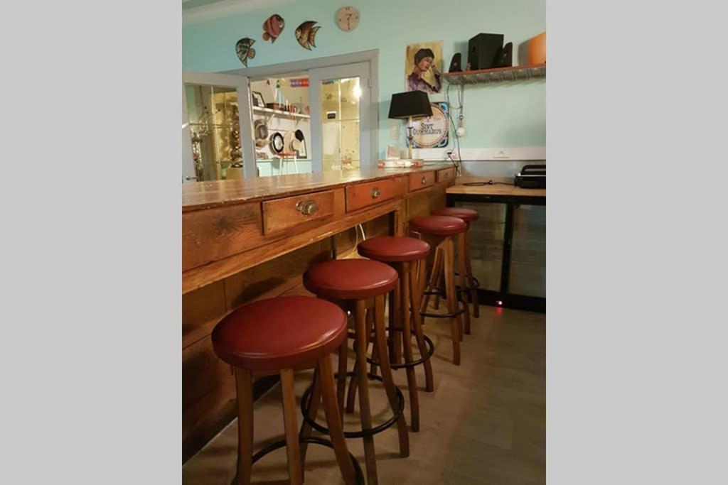 Vakantiewoning In Mol Centrum Met Eigen Bar "Casacuriosa" エクステリア 写真